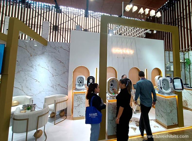 Stand-Opatra-AMWCMedellin2024-3